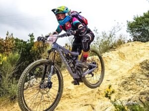 Elena Martinello durante una gare di Enduro MTB.